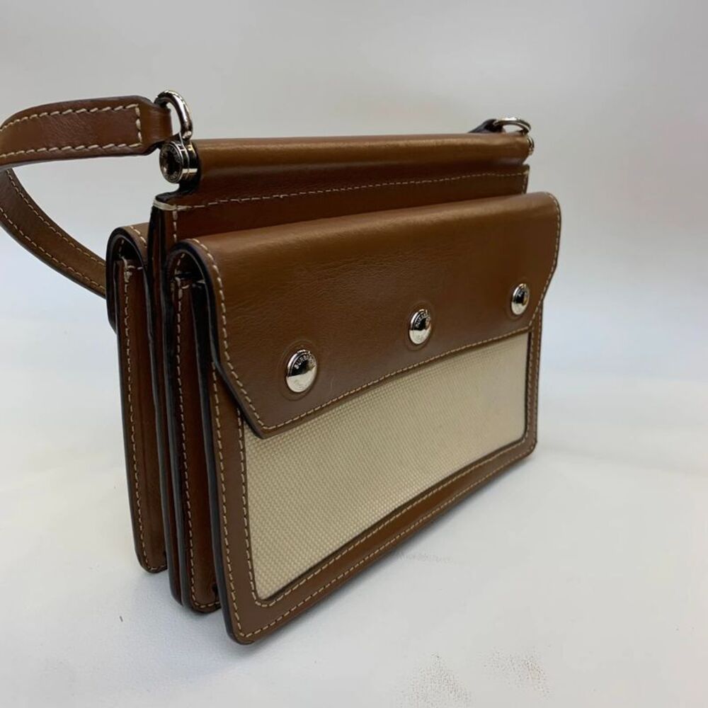 Burberry Women Pre-Loved Bag Very Good Condition - Picture 4 of 9